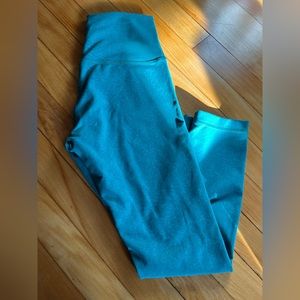 lululemon size 6 wunder trains 25”